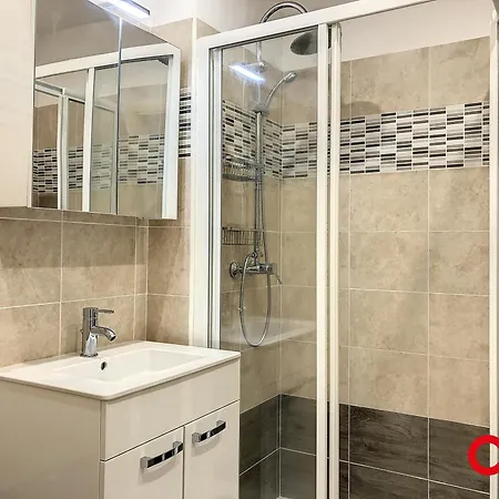 Avec Terrasse, Piscine Et Parking A - Fr-1-647-36 Apartament *
